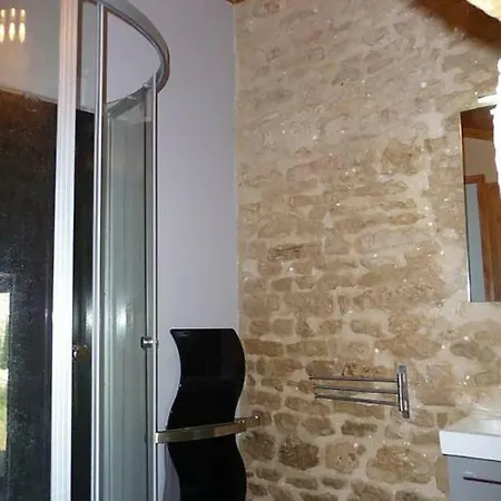 Le Fontaine : 4/5 Pers. Ou Site Entier 9 Pers * Saint-Georges-les-Baillargeaux