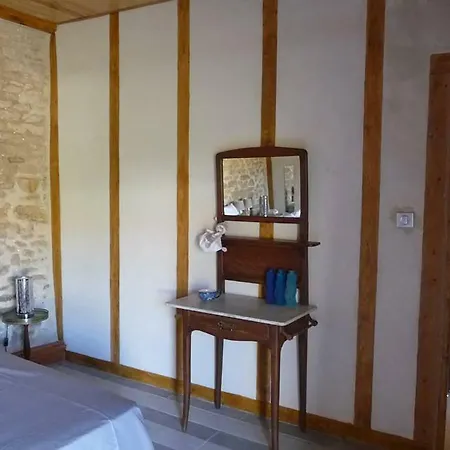 Le Fontaine : 4/5 Pers. Ou Site Entier 9 Pers Saint-Georges-les-Baillargeaux