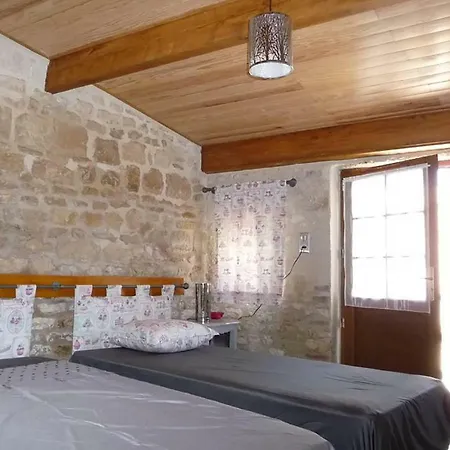 Maison d'hôtes Le Fontaine : 4/5 Pers. Ou Site Entier 9 Pers Saint-Georges-les-Baillargeaux